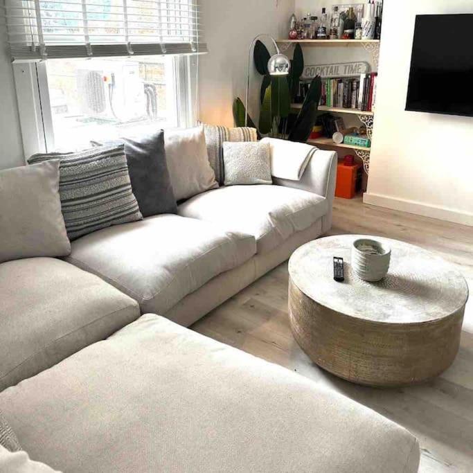 Stunning 2 Bedroom Flat Camden Londra Exterior foto